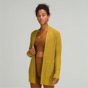 NWOT Lululemon Athletica Cashlu Sweater Wrap Auric Gold Size M/L
